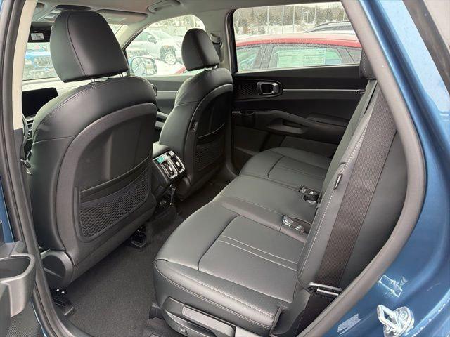 new 2026 Kia Sorento Hybrid car, priced at $39,135