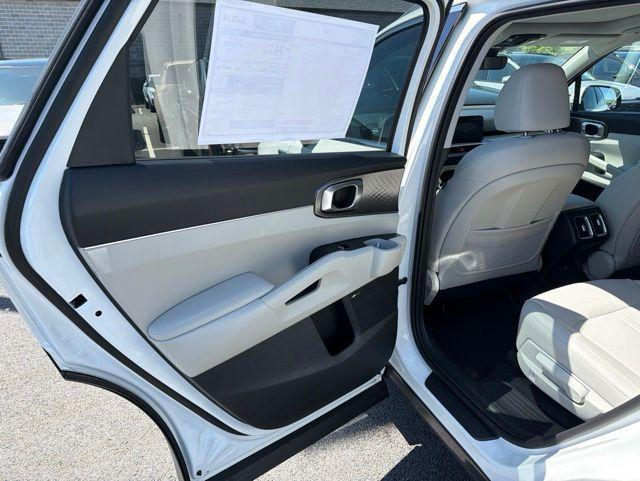 new 2026 Kia Sorento Hybrid car, priced at $42,939