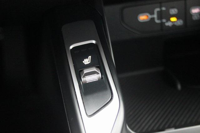 used 2025 Kia Sorento car, priced at $33,900