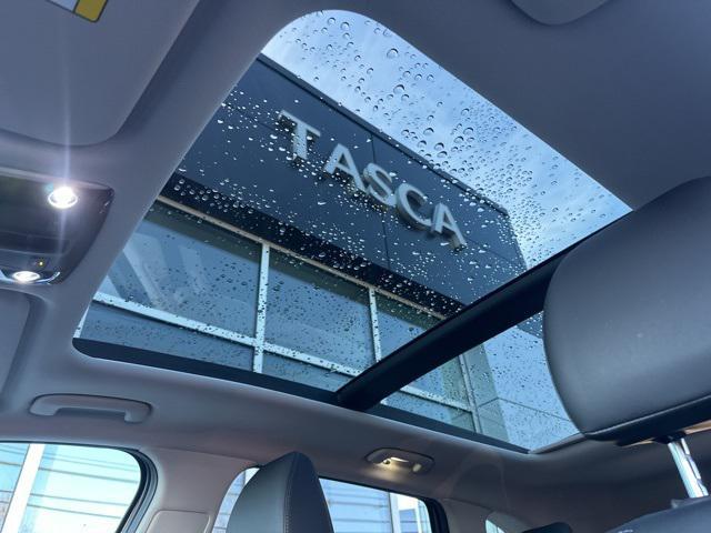 used 2025 Kia Sorento Hybrid car, priced at $33,900