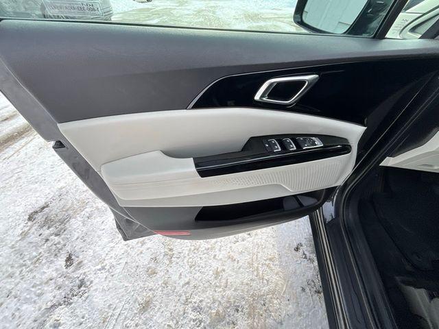used 2024 Kia Carnival car, priced at $33,900