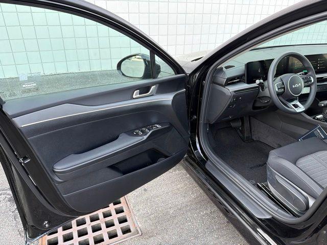 new 2026 Kia K5 car, priced at $28,084