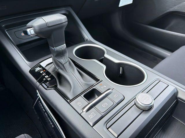 new 2026 Kia K5 car, priced at $28,084