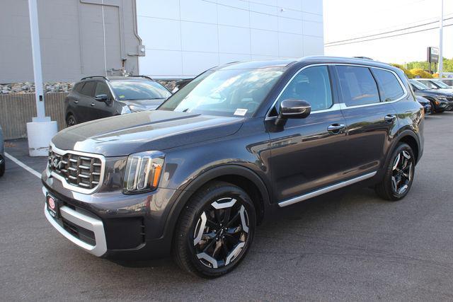 used 2025 Kia Telluride car, priced at $37,999