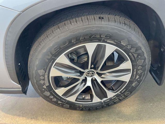 used 2021 Toyota Highlander car, priced at $29,978