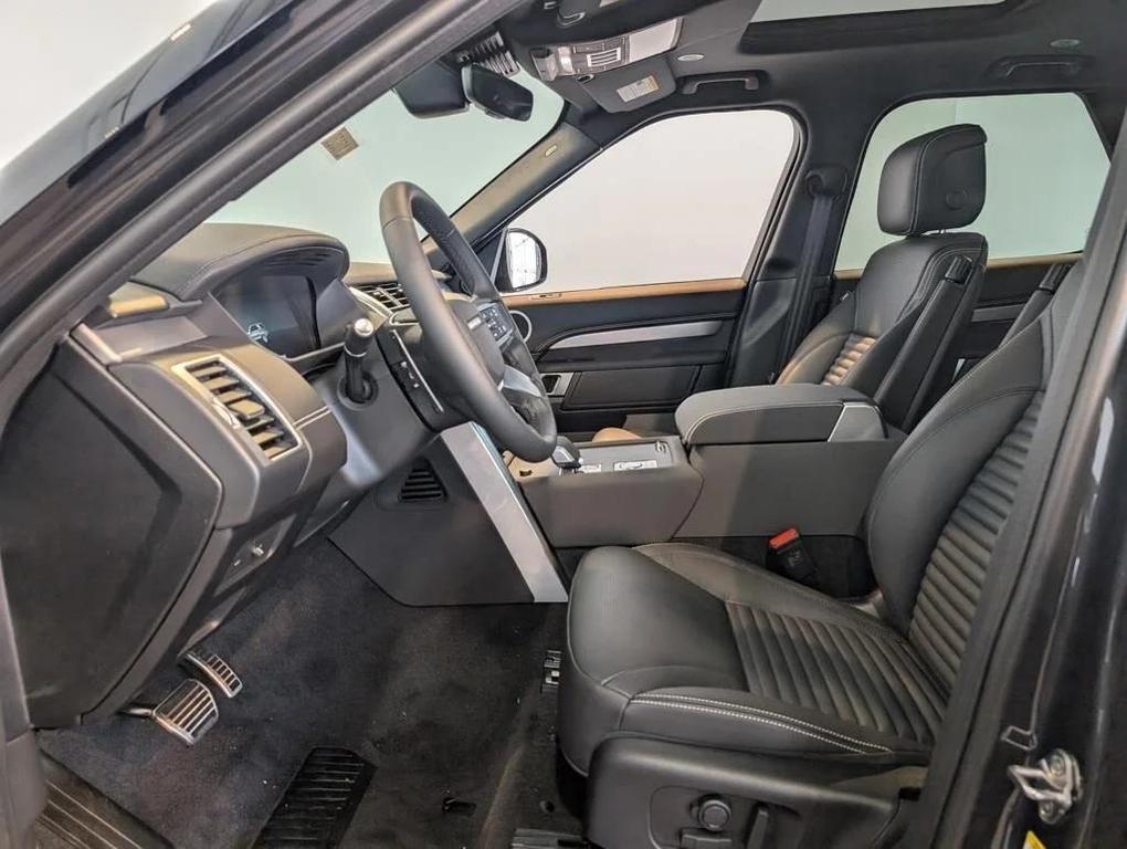 new 2026 Land Rover Discovery car, priced at $81,240