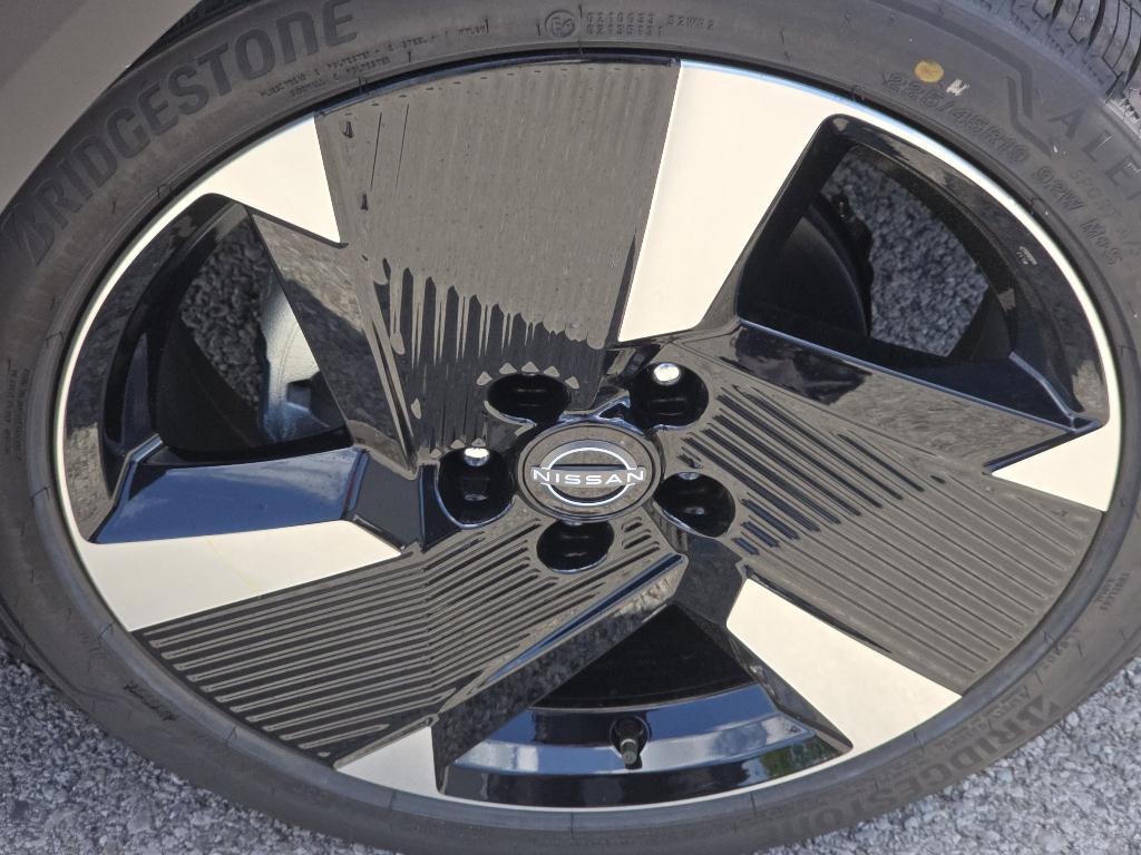 new 2025 Nissan Kicks car, priced at $29,640