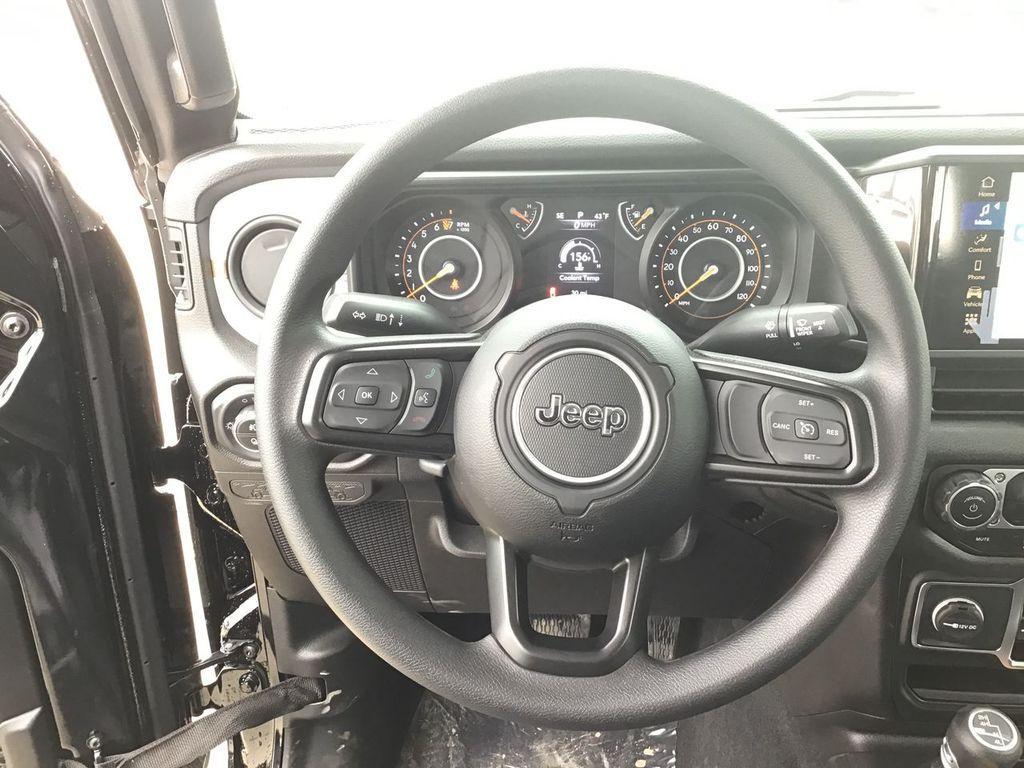 new 2025 Jeep Gladiator car, priced at $39,180