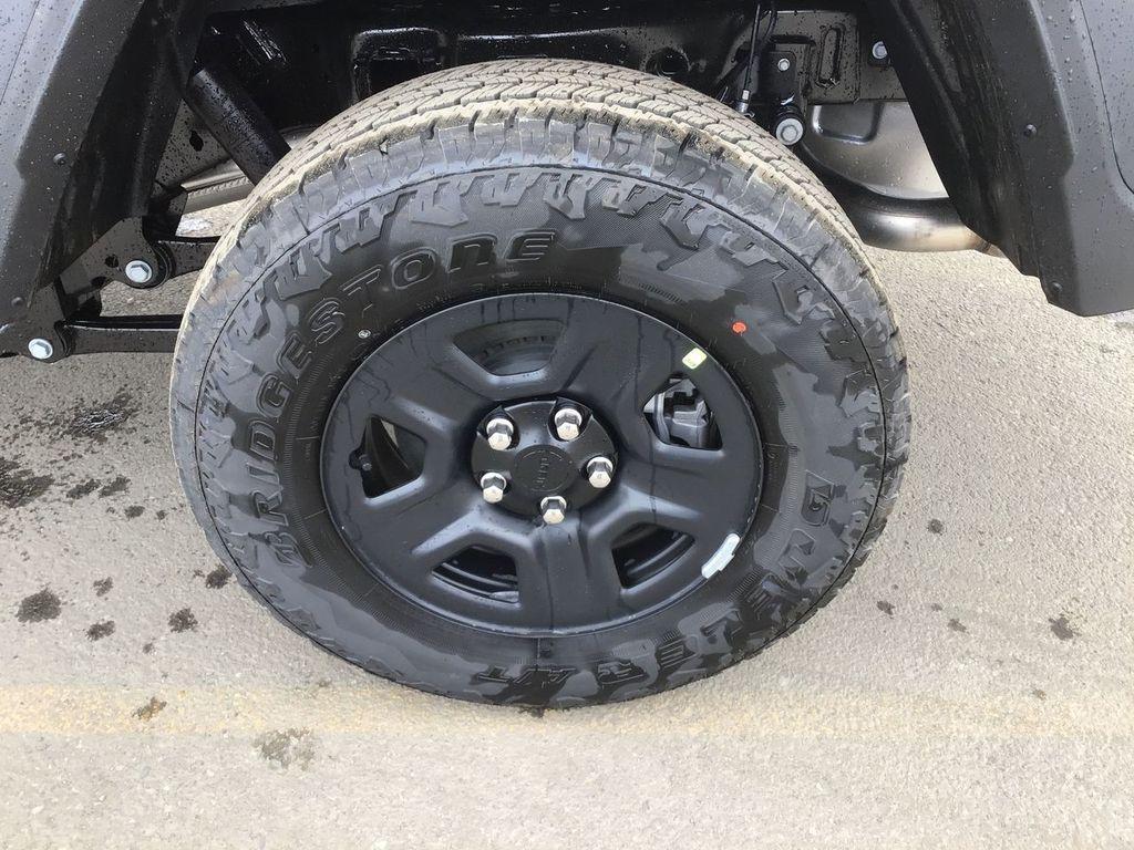 new 2025 Jeep Gladiator car, priced at $39,180