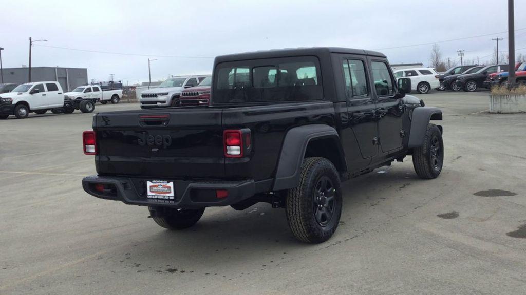 new 2025 Jeep Gladiator car, priced at $39,180