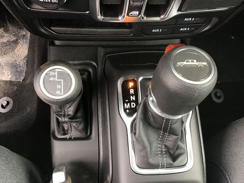 new 2025 Jeep Gladiator car, priced at $39,180