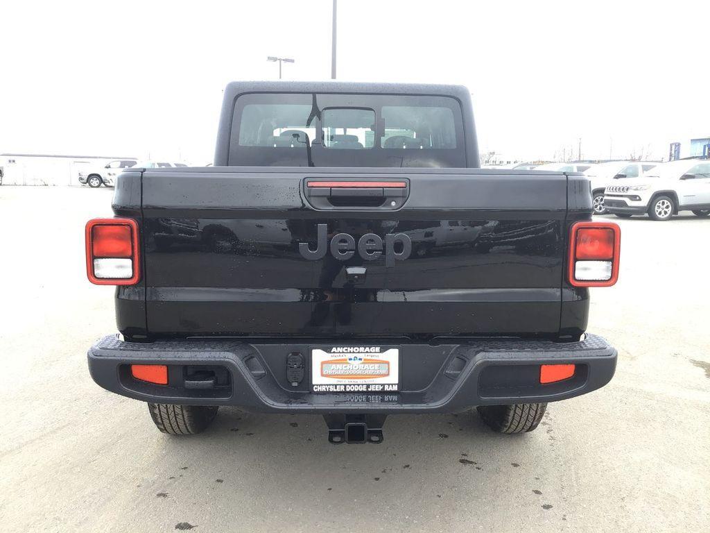 new 2025 Jeep Gladiator car, priced at $39,180