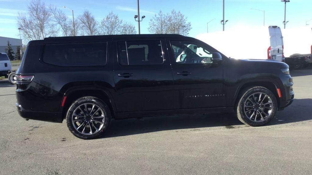 new 2025 Jeep Grand Wagoneer L car, priced at $95,039