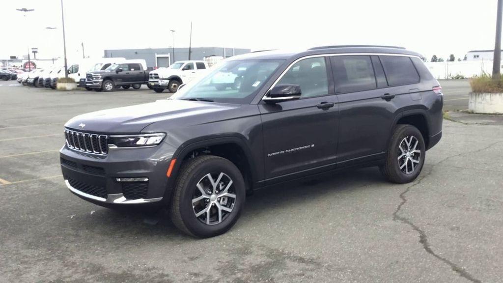 new 2025 Jeep Grand Cherokee L car, priced at $48,970