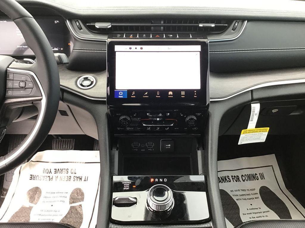 new 2025 Jeep Grand Cherokee L car, priced at $48,970