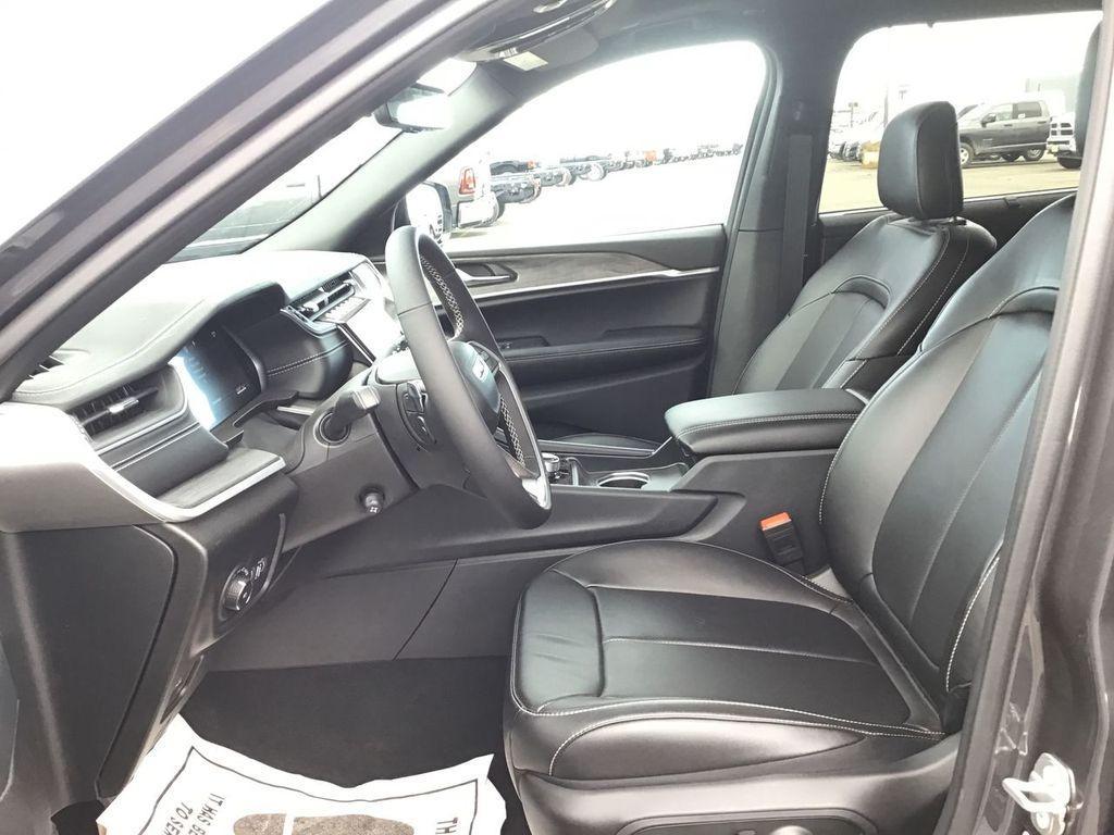 new 2025 Jeep Grand Cherokee L car, priced at $48,970