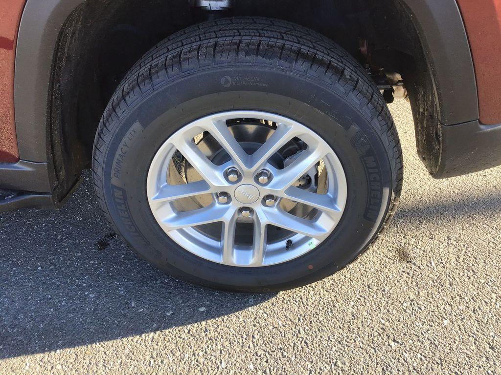 new 2025 Jeep Grand Cherokee car, priced at $38,401