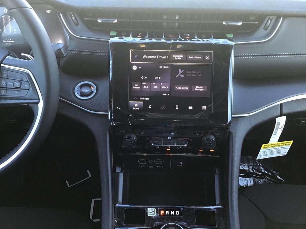 new 2025 Jeep Grand Cherokee car, priced at $38,401