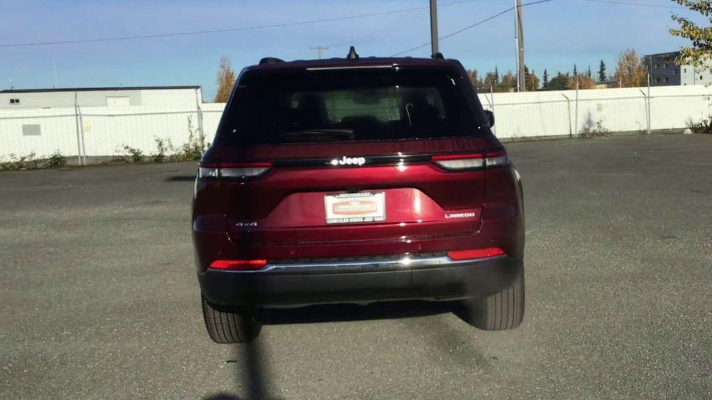 new 2025 Jeep Grand Cherokee car, priced at $38,401