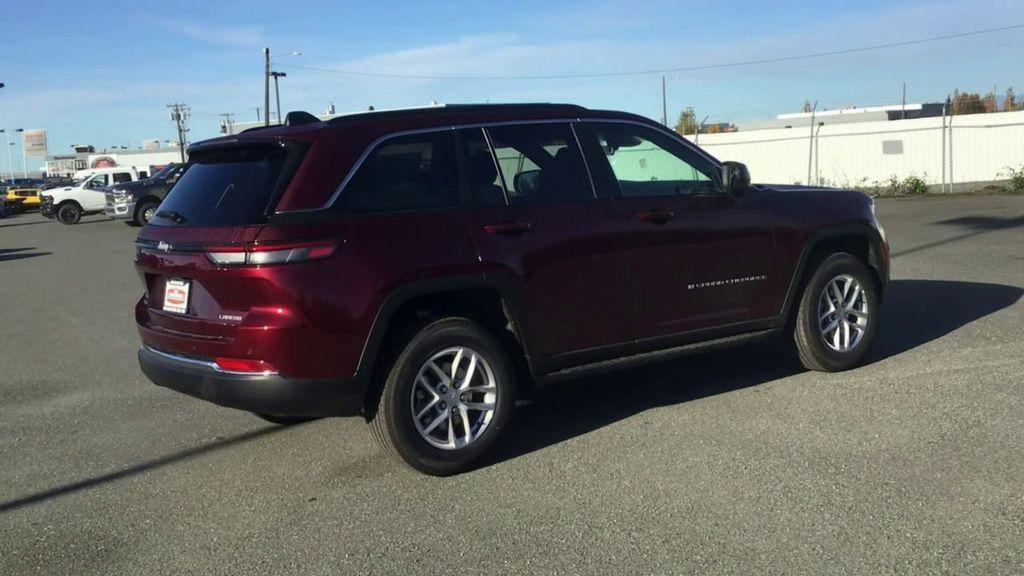 new 2025 Jeep Grand Cherokee car, priced at $38,401