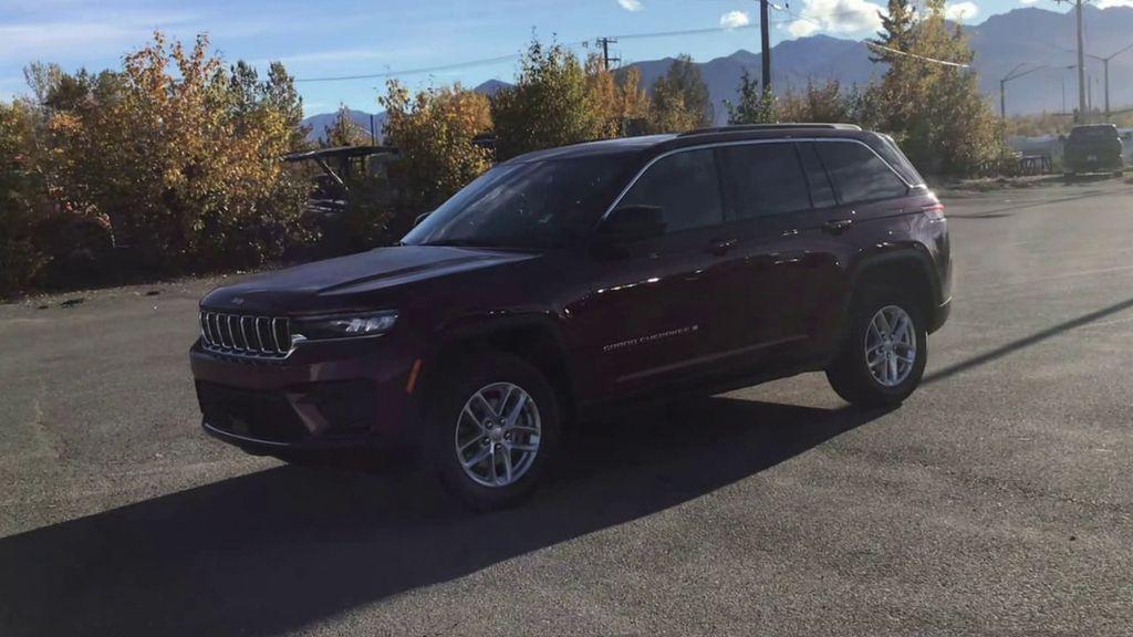 new 2025 Jeep Grand Cherokee car, priced at $38,401