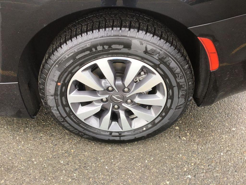 used 2024 Chrysler Pacifica Hybrid car, priced at $31,775