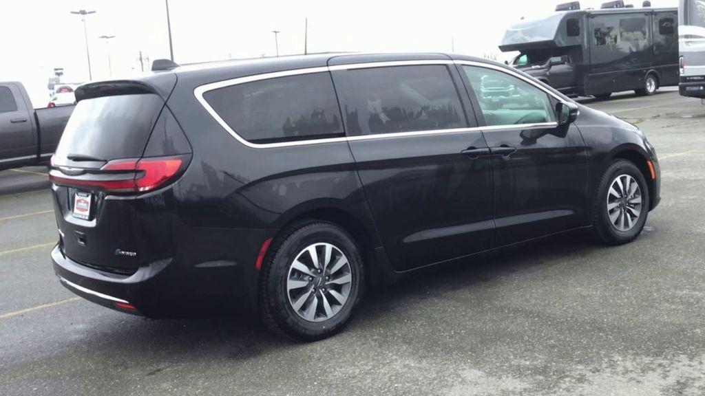 used 2024 Chrysler Pacifica Hybrid car, priced at $31,775