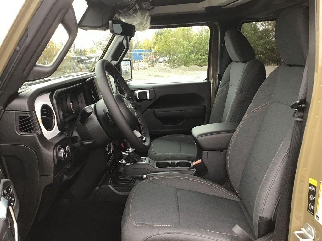 new 2025 Jeep Gladiator car, priced at $50,210