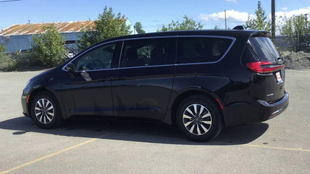 used 2024 Chrysler Pacifica Hybrid car, priced at $31,775