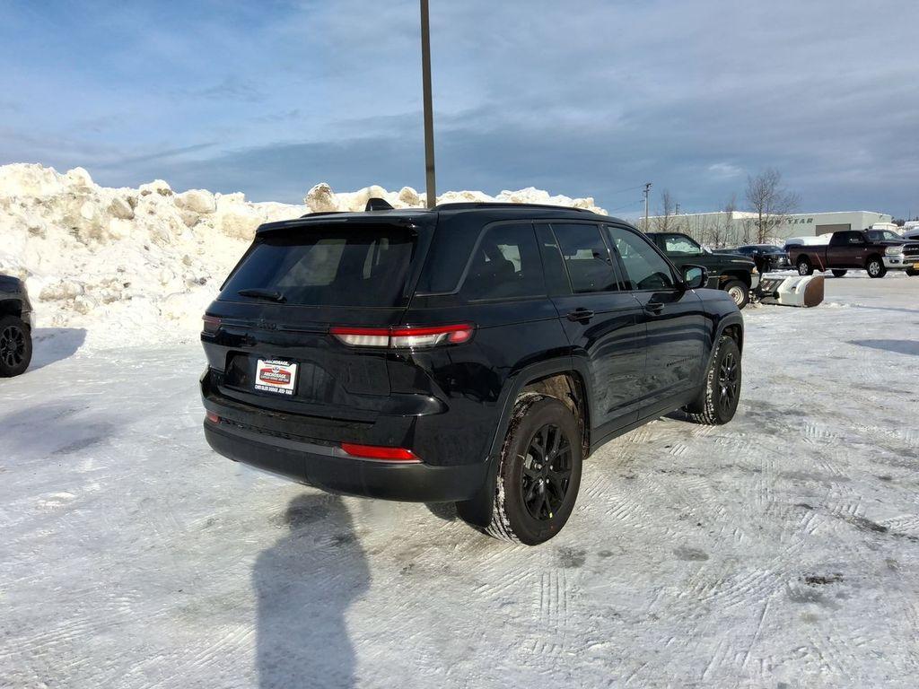 new 2026 Jeep Grand Cherokee car, priced at $47,760