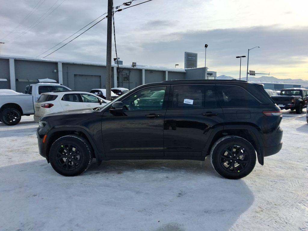 new 2026 Jeep Grand Cherokee car, priced at $47,760