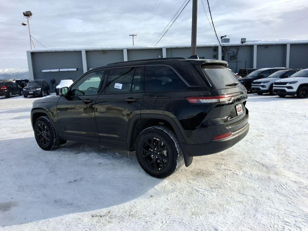new 2026 Jeep Grand Cherokee car, priced at $47,760