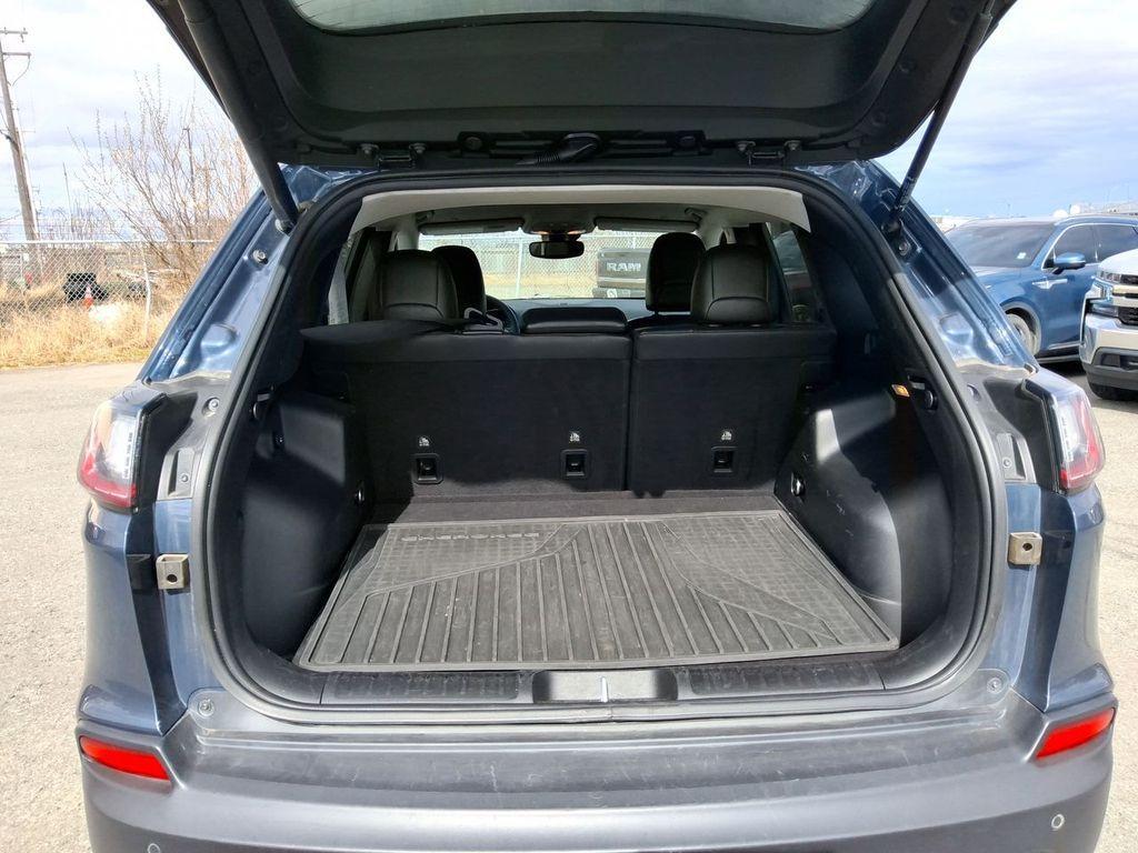 used 2022 Jeep Cherokee car