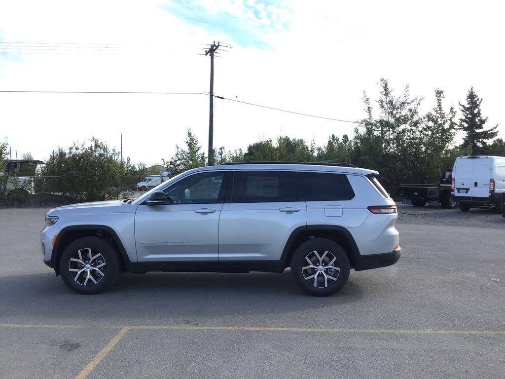 new 2025 Jeep Grand Cherokee L car, priced at $49,470