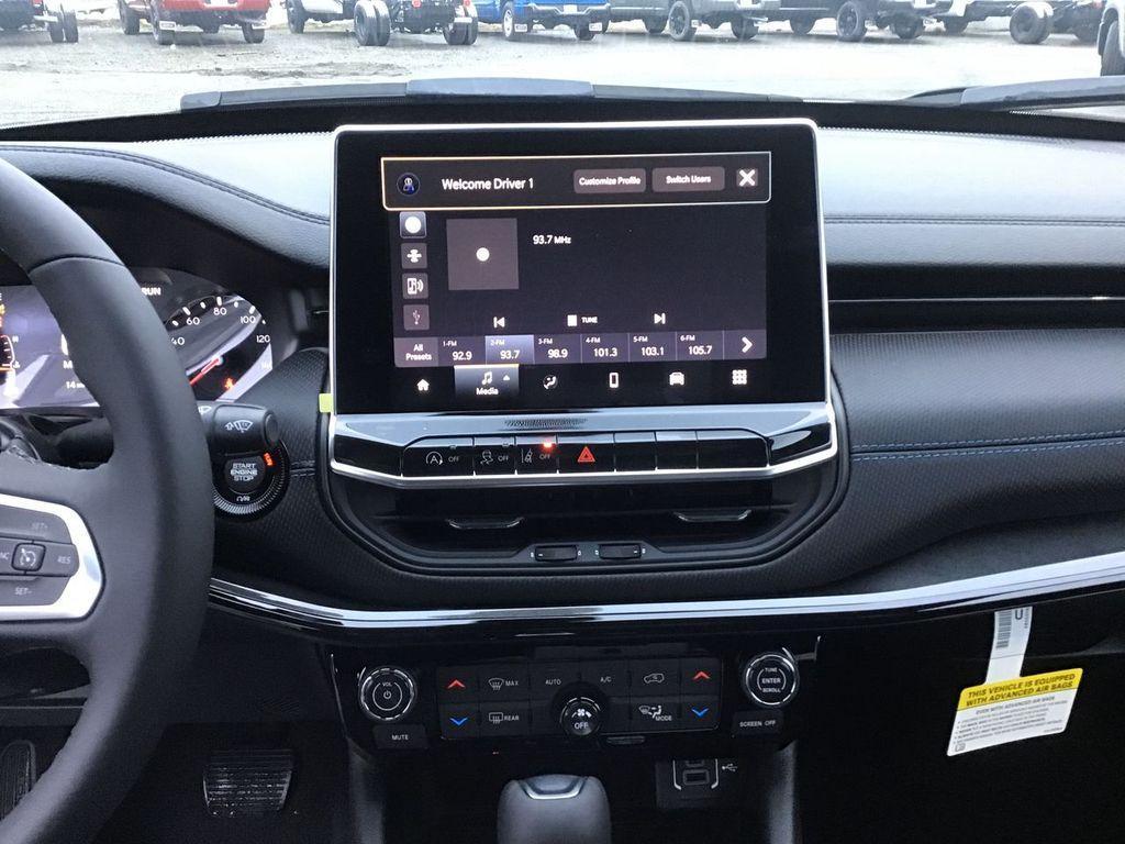 new 2026 Jeep Compass car, priced at $33,044