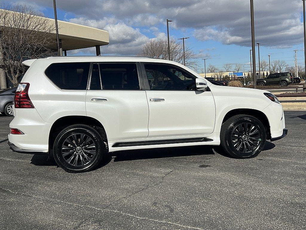 used 2022 Lexus GX 460 car, priced at $41,930