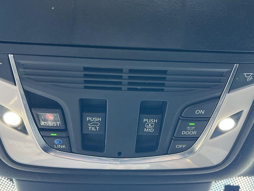 used 2022 Acura MDX car, priced at $32,443