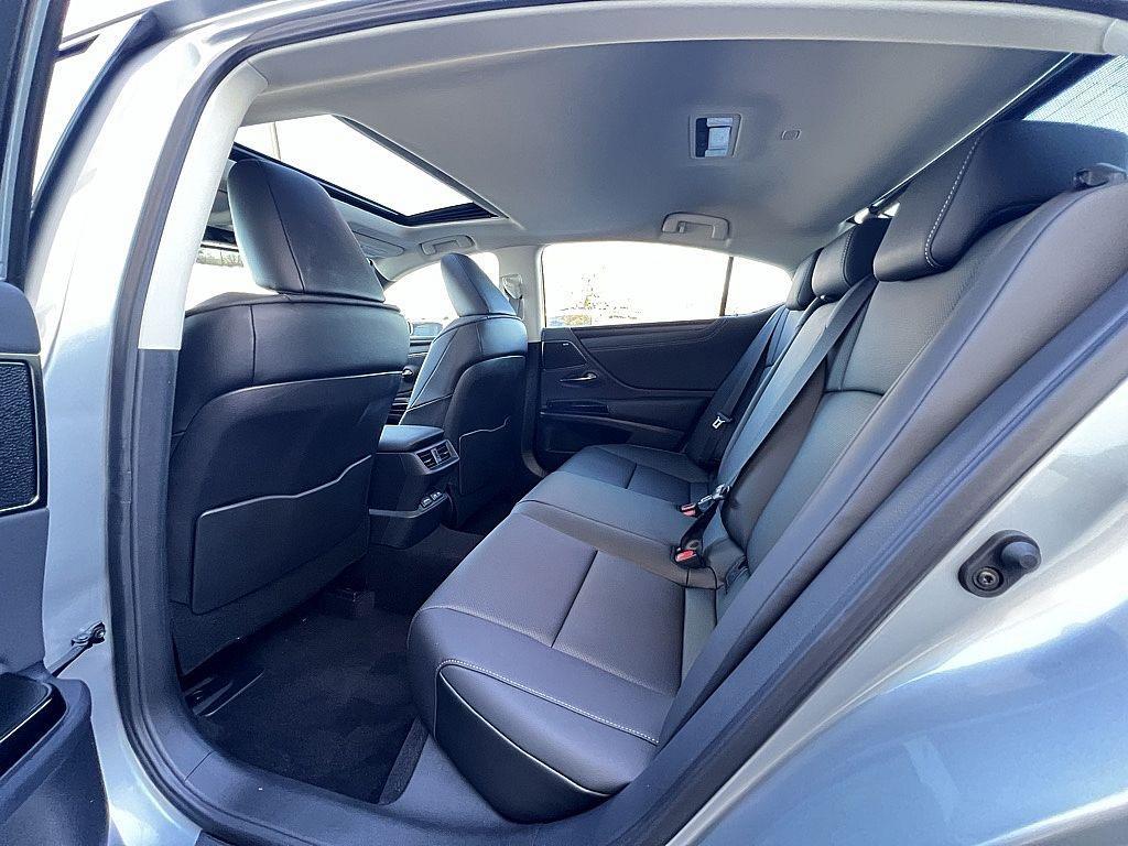 new 2025 Lexus ES 350 car, priced at $53,305