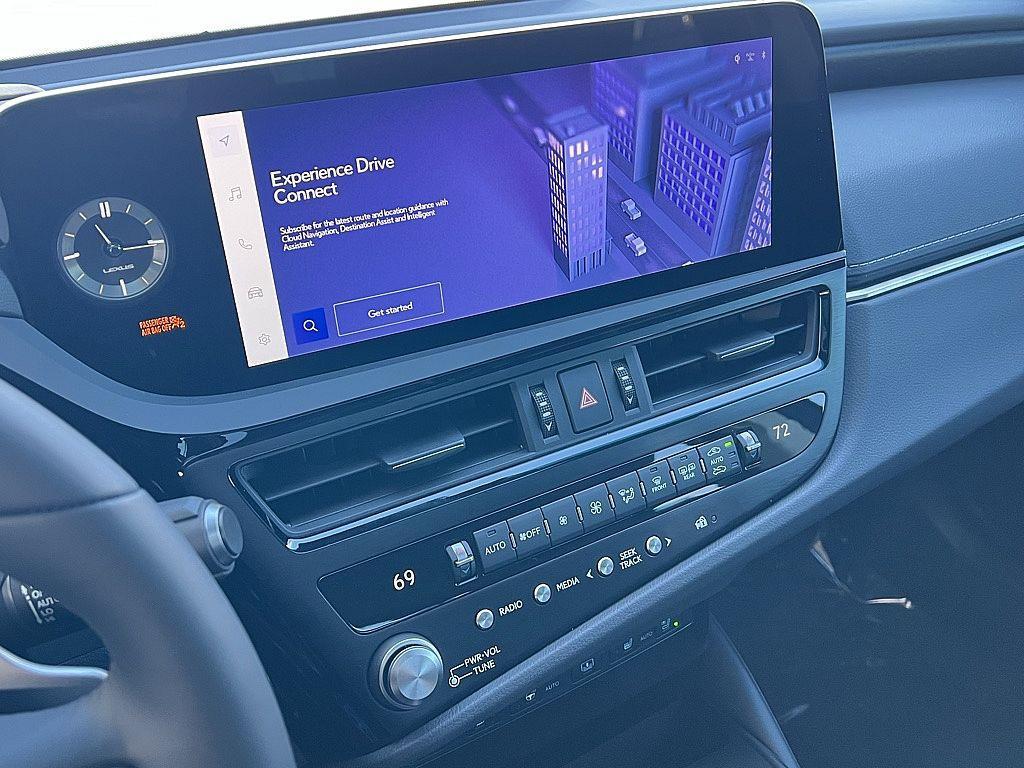 new 2025 Lexus ES 350 car, priced at $53,305