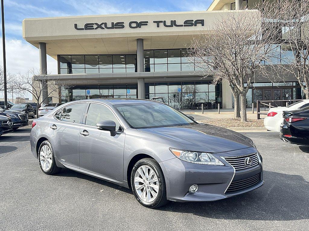 used 2015 Lexus ES 300h car, priced at $17,960
