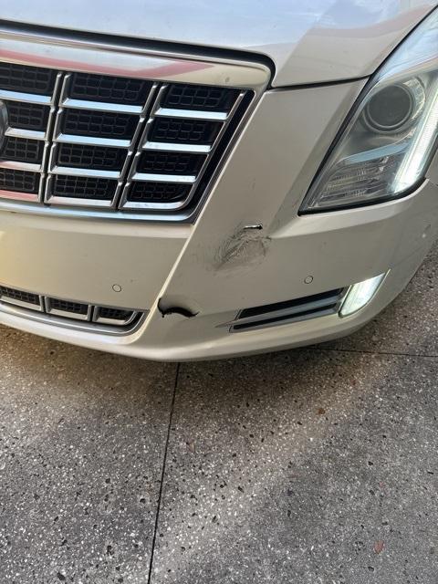 2014 White Diamond Tri-Coat Cadillac XTS