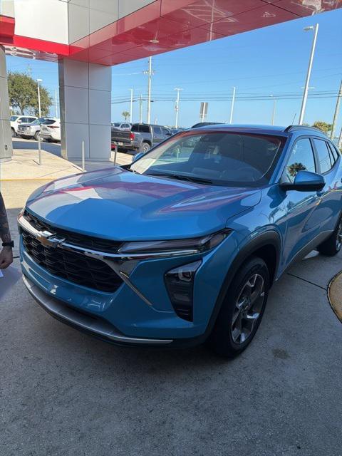 used 2025 Chevrolet Trax car, priced at $18,998