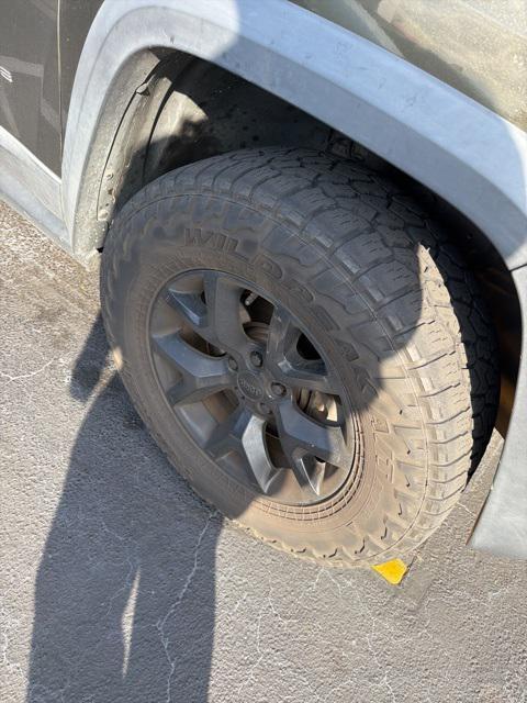 used 2015 Jeep Cherokee car, priced at $8,681