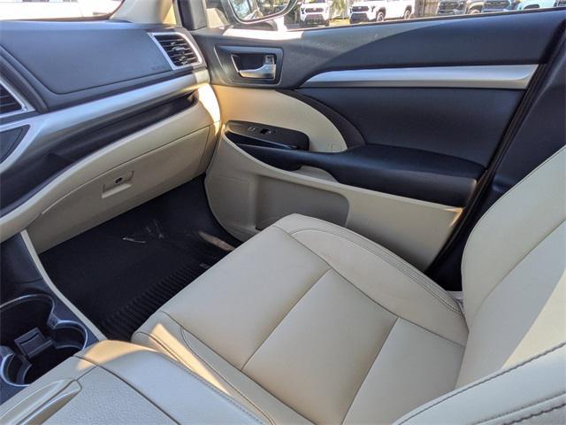 used 2018 Toyota Highlander car, priced at $22,499