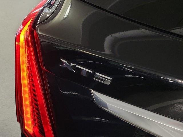 used 2022 Cadillac XT5 car, priced at $29,695