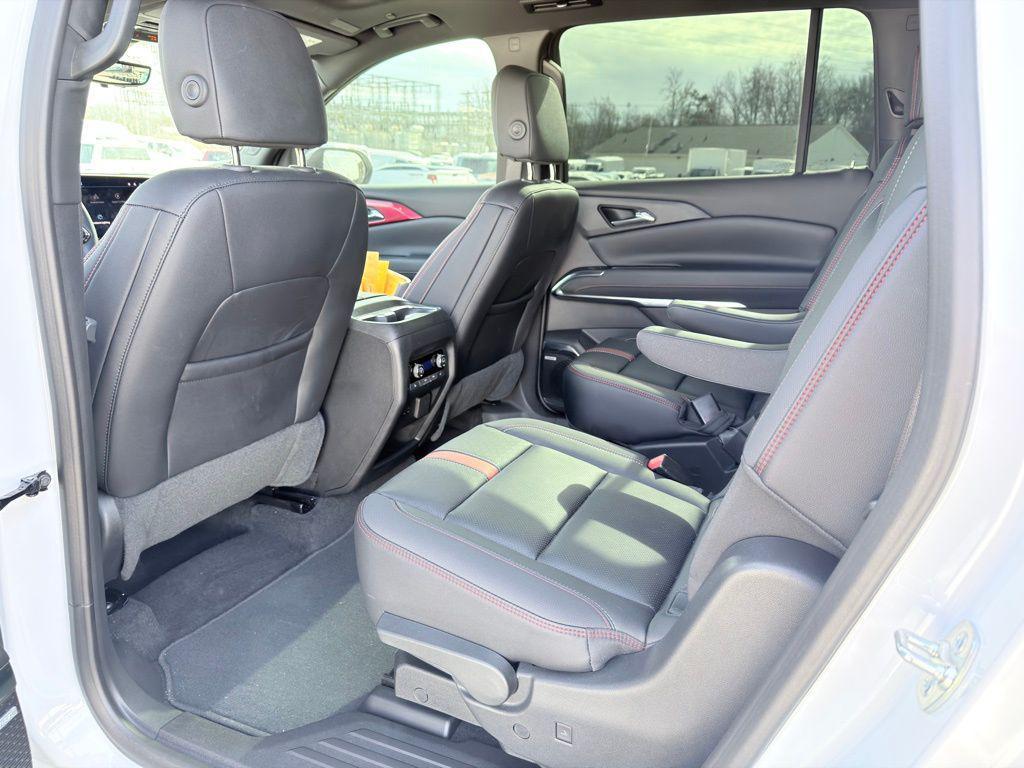 used 2025 Chevrolet Traverse car, priced at $46,700