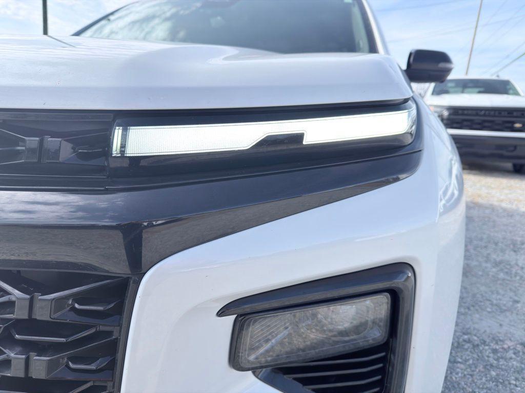 used 2025 Chevrolet Traverse car, priced at $46,700