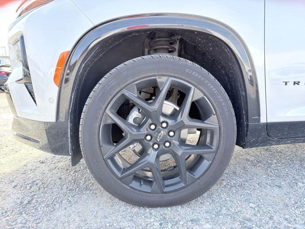 used 2025 Chevrolet Traverse car, priced at $46,700