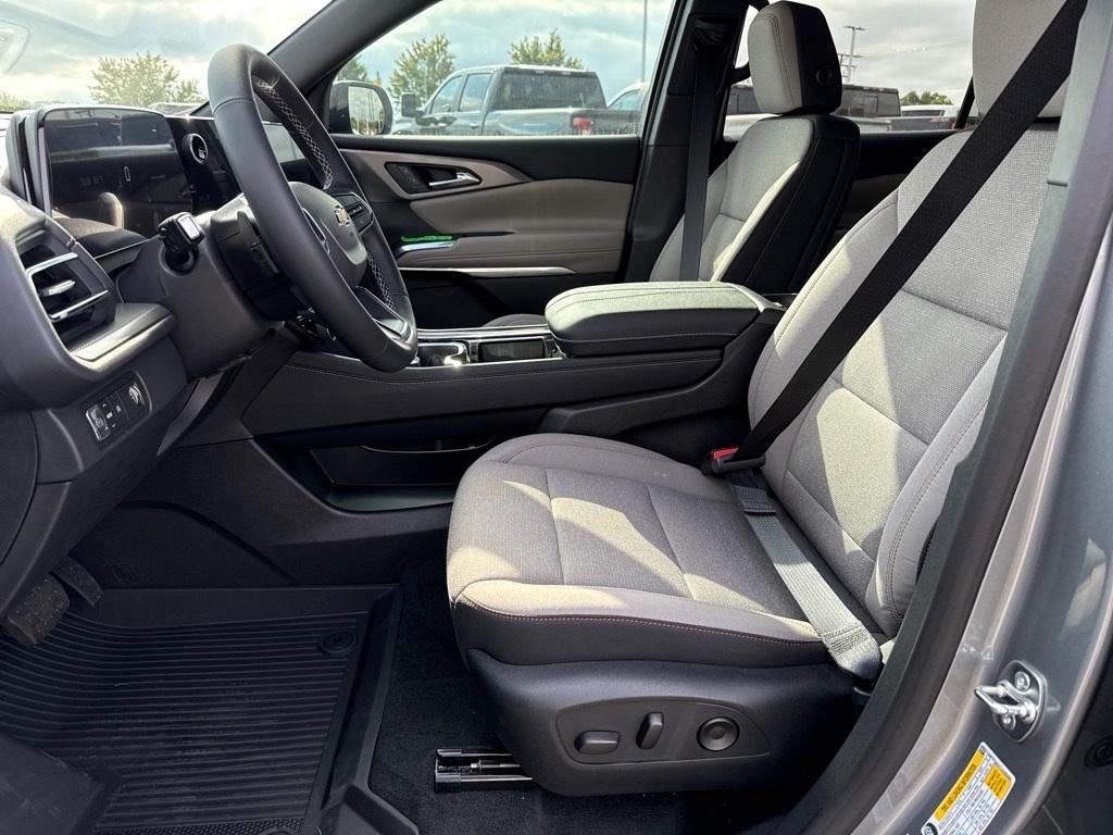 new 2026 Chevrolet Traverse car, priced at $39,420