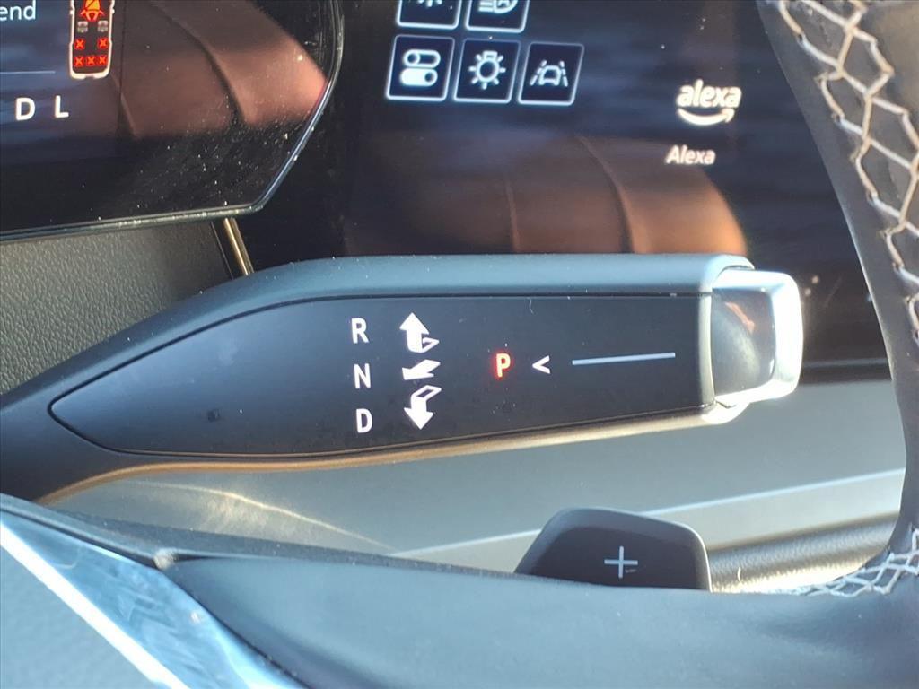 used 2024 Chevrolet Traverse car, priced at $32,250